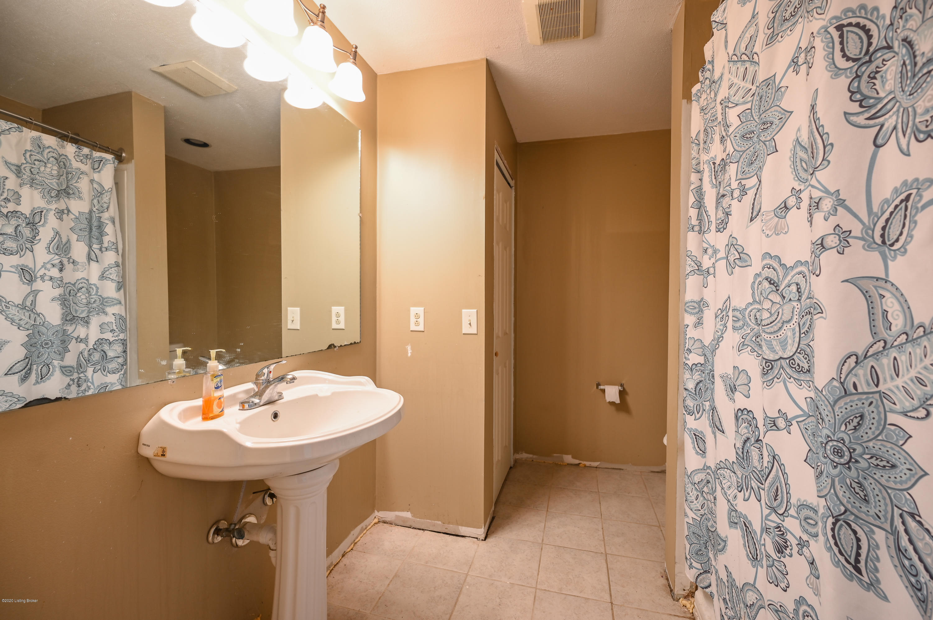 54 Bennett Road Buffalo, KY 42716 - Photo 24 of 28 Full Bath