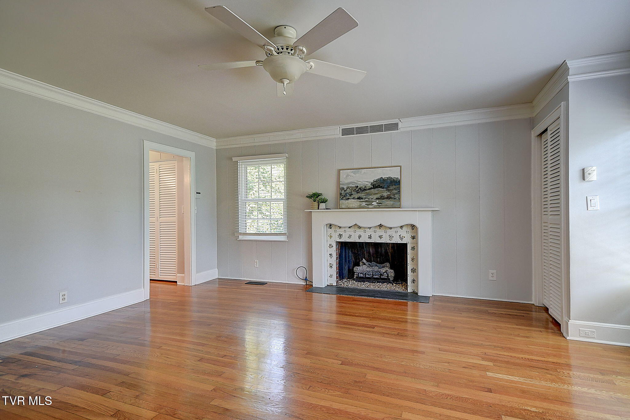 204 Parkway Road Bristol, TN 37620 - Photo 41 of 75 43-web-or-mls-204 Parkway KW-43