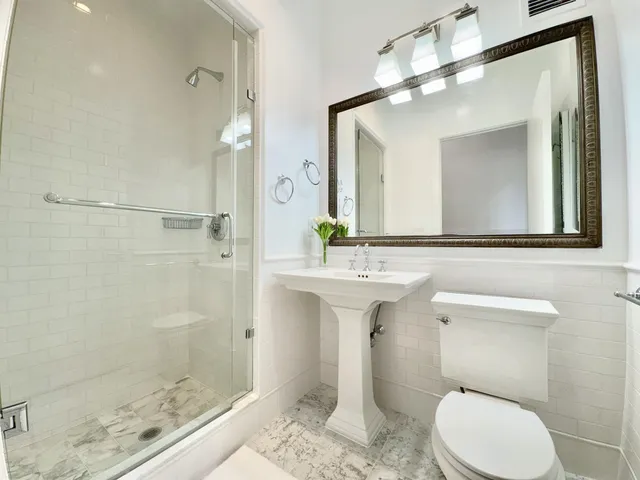 $4,300,000 | 43 West 64th Street, Unit PH9D | Upper West Side