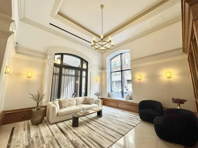 $4,300,000 | 43 West 64th Street, Unit PH9D | Upper West Side