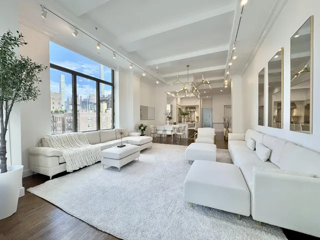 $4,300,000 | 43 West 64th Street, Unit PH9D | Upper West Side