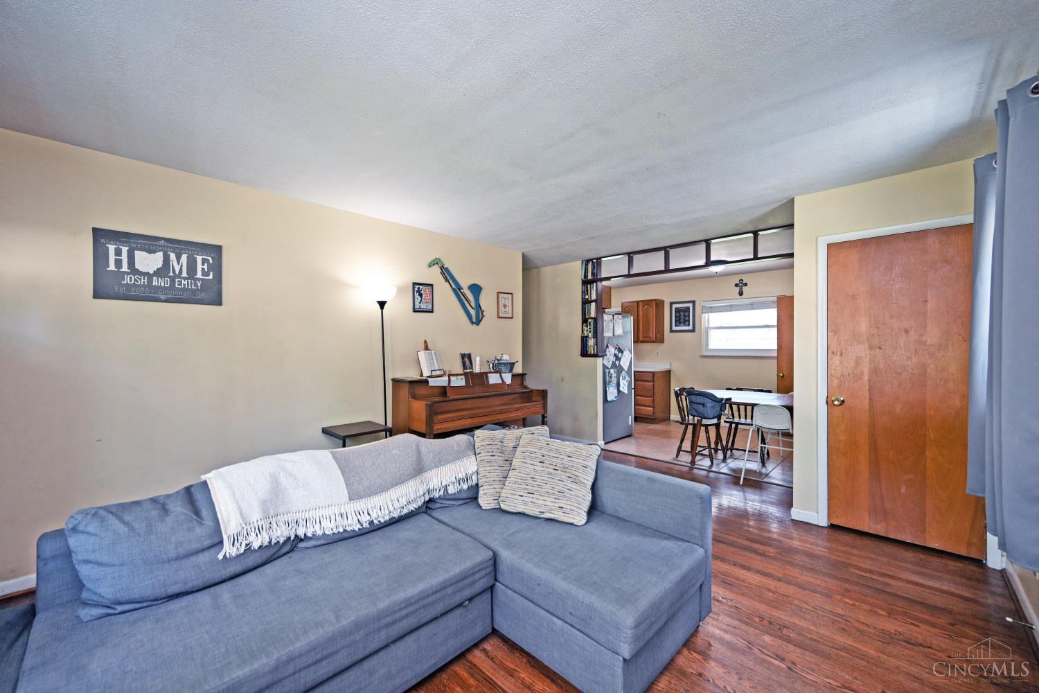6910 Rutherford Court Cincinnati, OH 45239 - Photo 4 of 41 Gallery Image 4