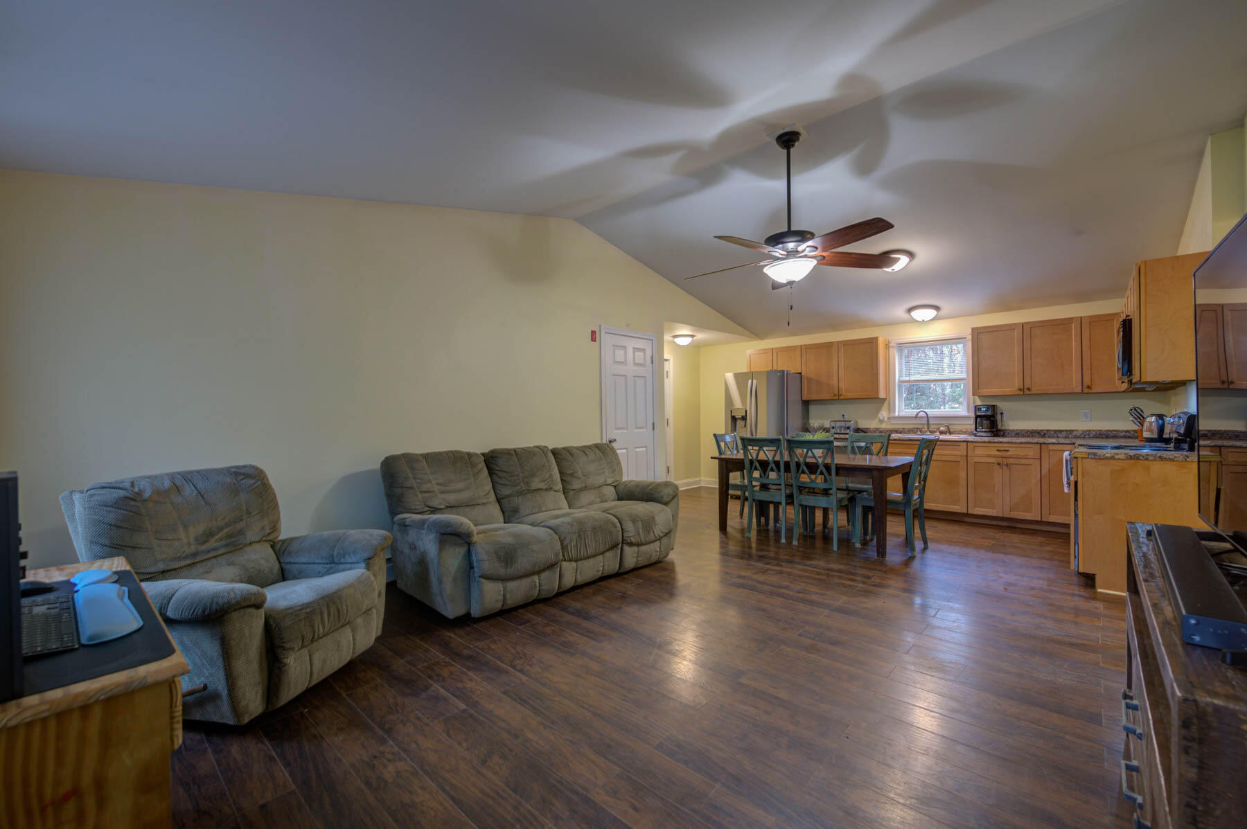 93 Railroad Avenue Springvale, ME 04083 - Photo 3 of 14 pic-4