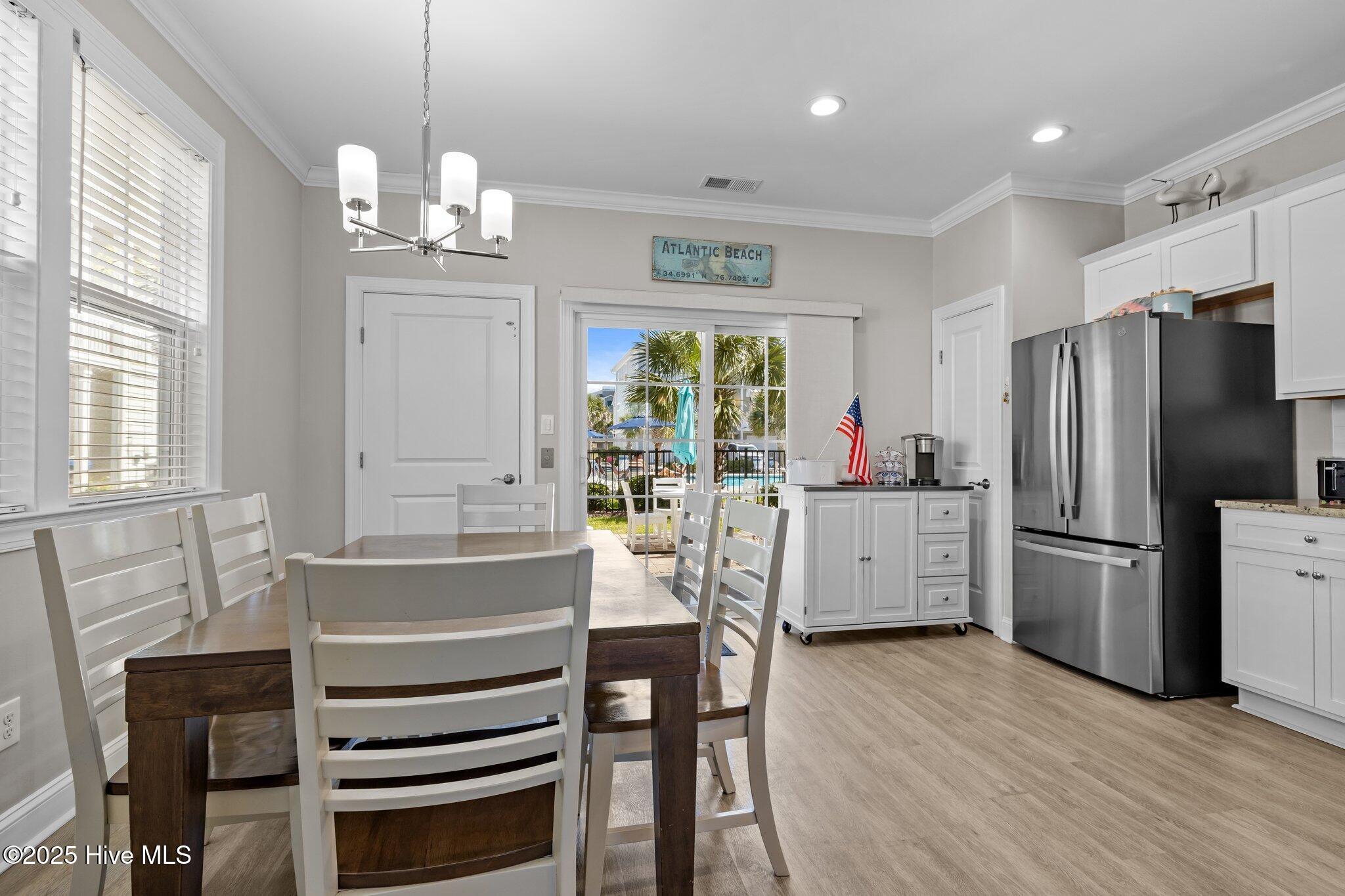 2800 West Fort Macon Road, Unit 46 Atlantic Beach, NC 28512 - Photo 12 of 40 Dining