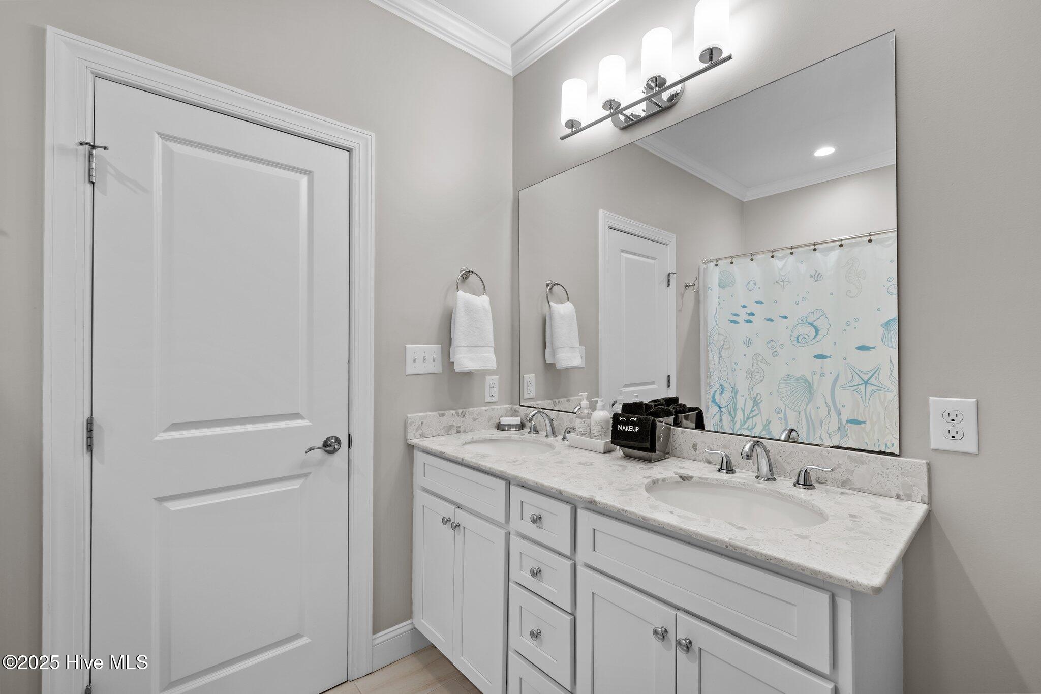 2800 West Fort Macon Road, Unit 46 Atlantic Beach, NC 28512 - Photo 19 of 40 2nd Floor Owner's Suite