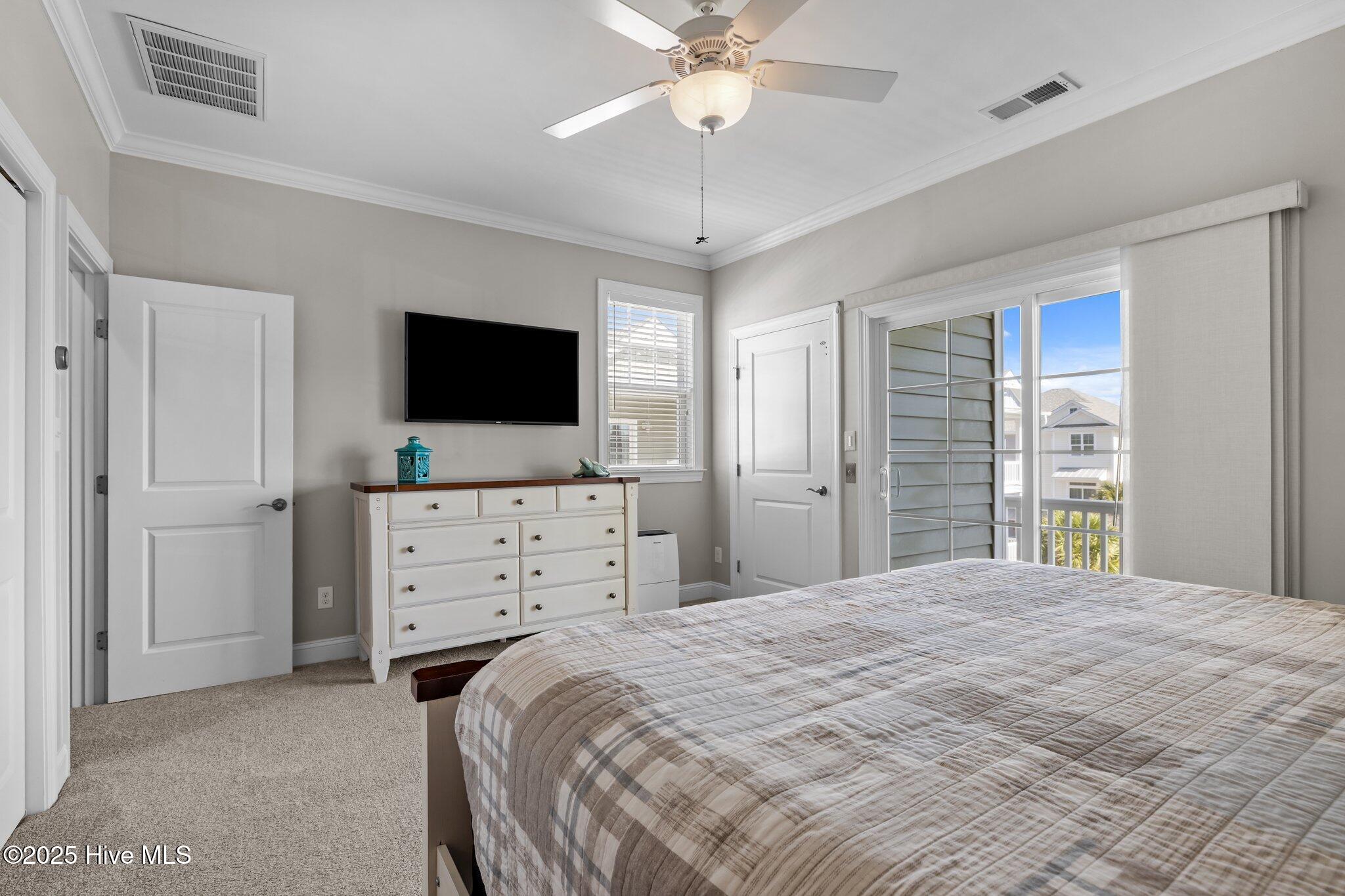 2800 West Fort Macon Road, Unit 46 Atlantic Beach, NC 28512 - Photo 29 of 40 3rd Floor Owner's Suite