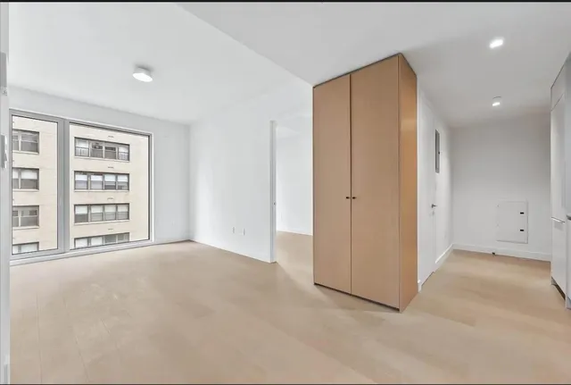 $1,920,000 | 250 East 25th Street, Unit 10E | Kips Bay