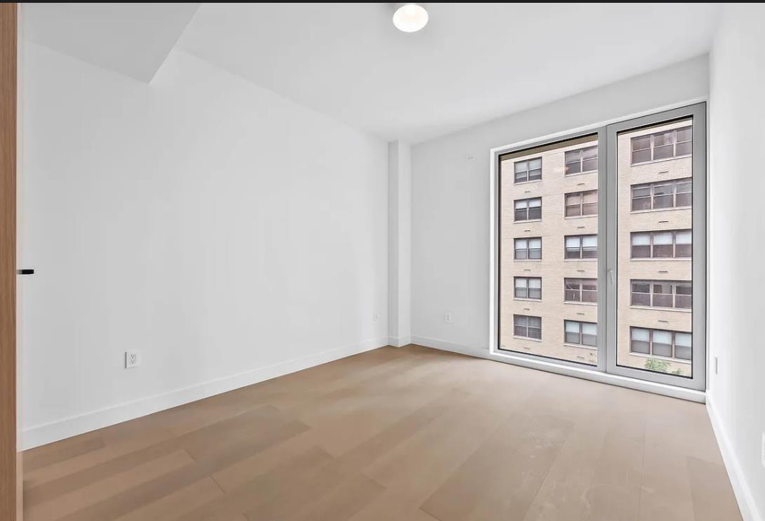 250 East 25th Street, Unit 10E Manhattan, NY 10010 - Photo 4 of 23