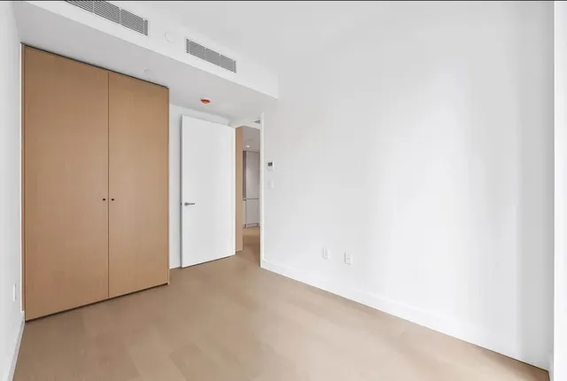 $1,920,000 | 250 East 25th Street, Unit 10E | Kips Bay