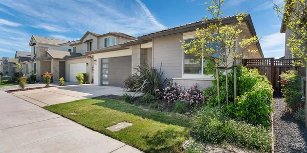 $829,900 | 3026 Mulholland Drive, Lathrop, CA 95330