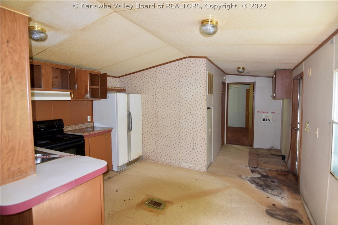 2553 Hollywood Road Newton, WV 25266 - Photo 7 of 10 Gallery Image 7