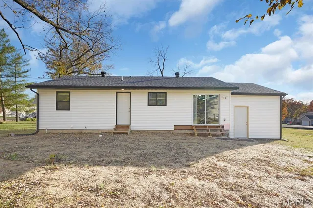 $299,900 | 2 Royal Drive, O'Fallon, MO 63366