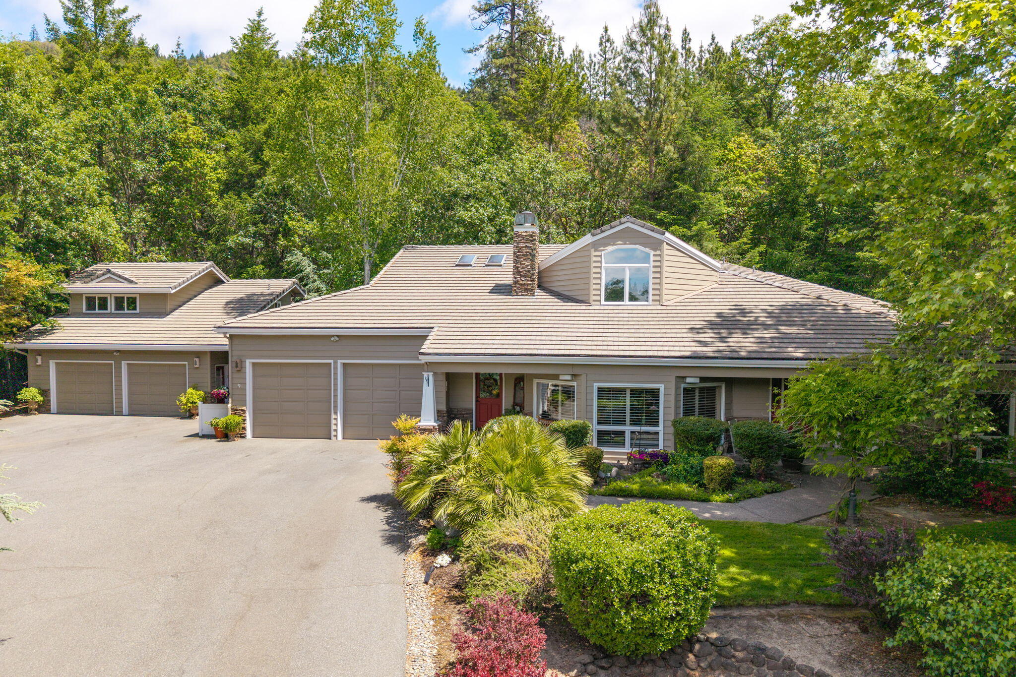 191 Spring Mountain Road Grants Pass, OR 97526 - Photo 1 of 89 ApxSMR (1)