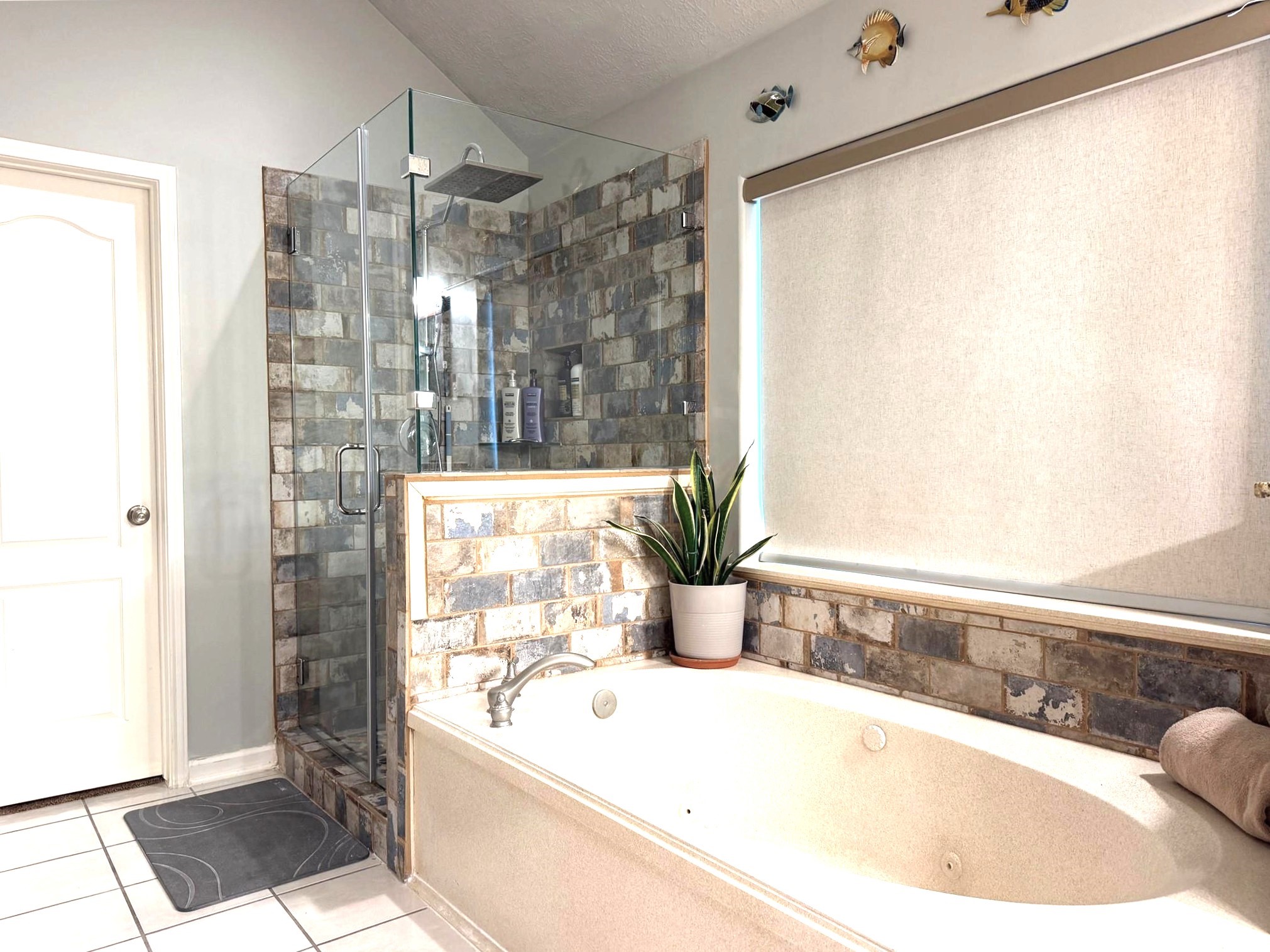 24818 Haverford Road Spring, TX 77389 - Photo 33 of 45 Primary Bathroom frameless should and jetted tub.