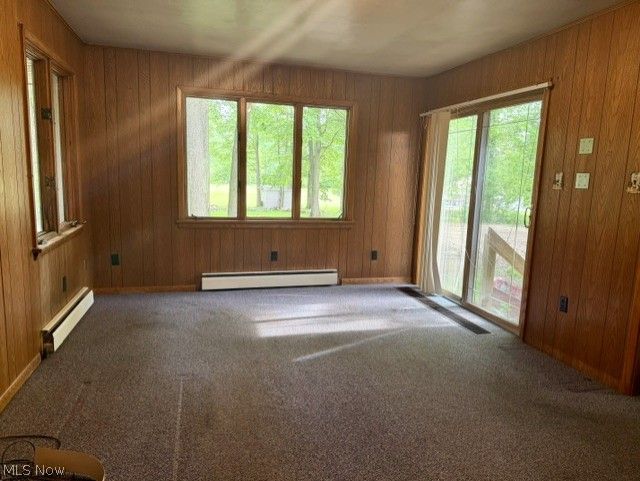 6978 Stewart Sharon Road Hubbard, OH 44425 - Photo 6 of 11 Family Room
