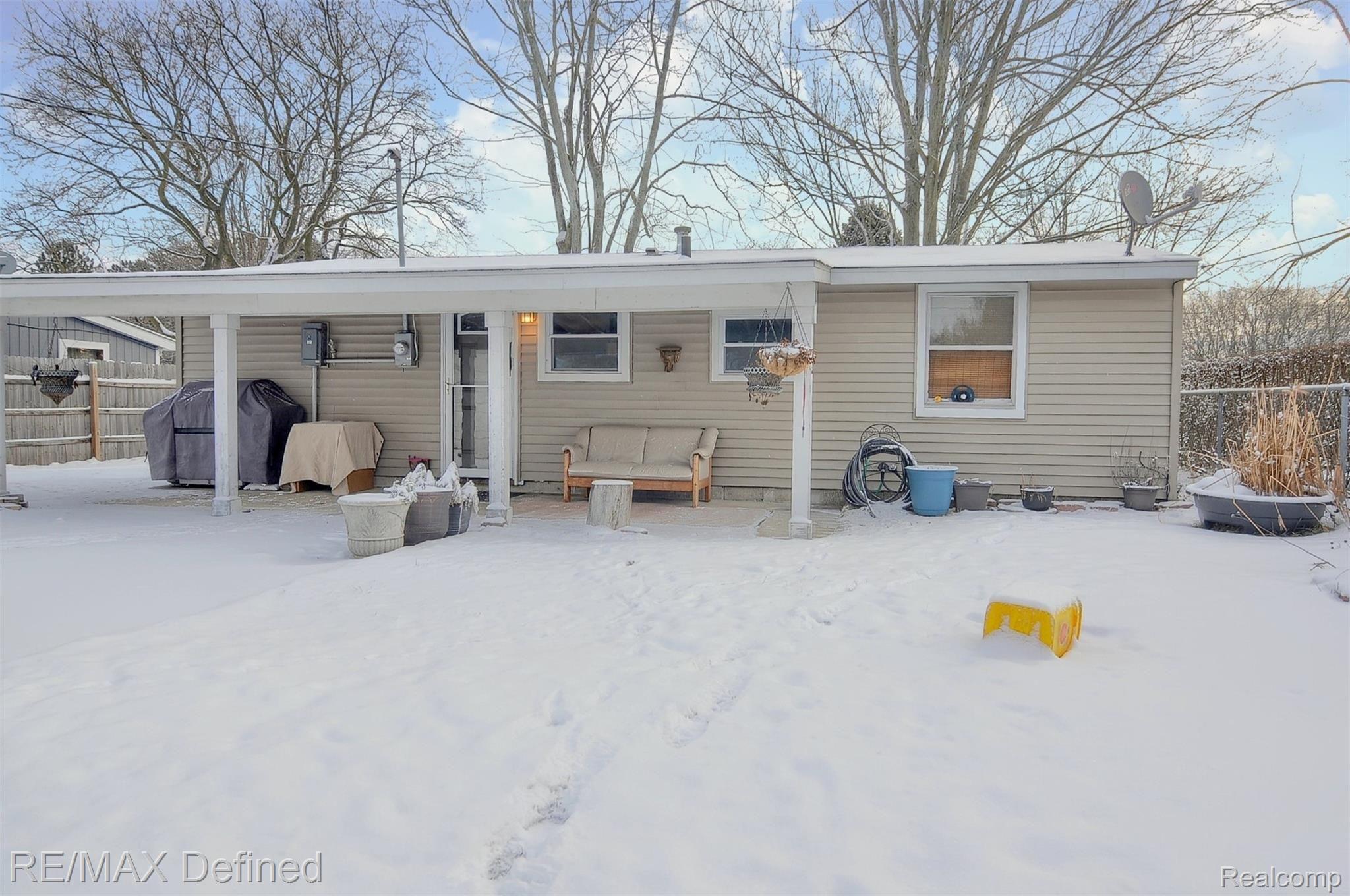 834 Pine Tree Road Lake Orion, MI 48362 - Photo 13 of 13 Rear-2nd-View.jpg