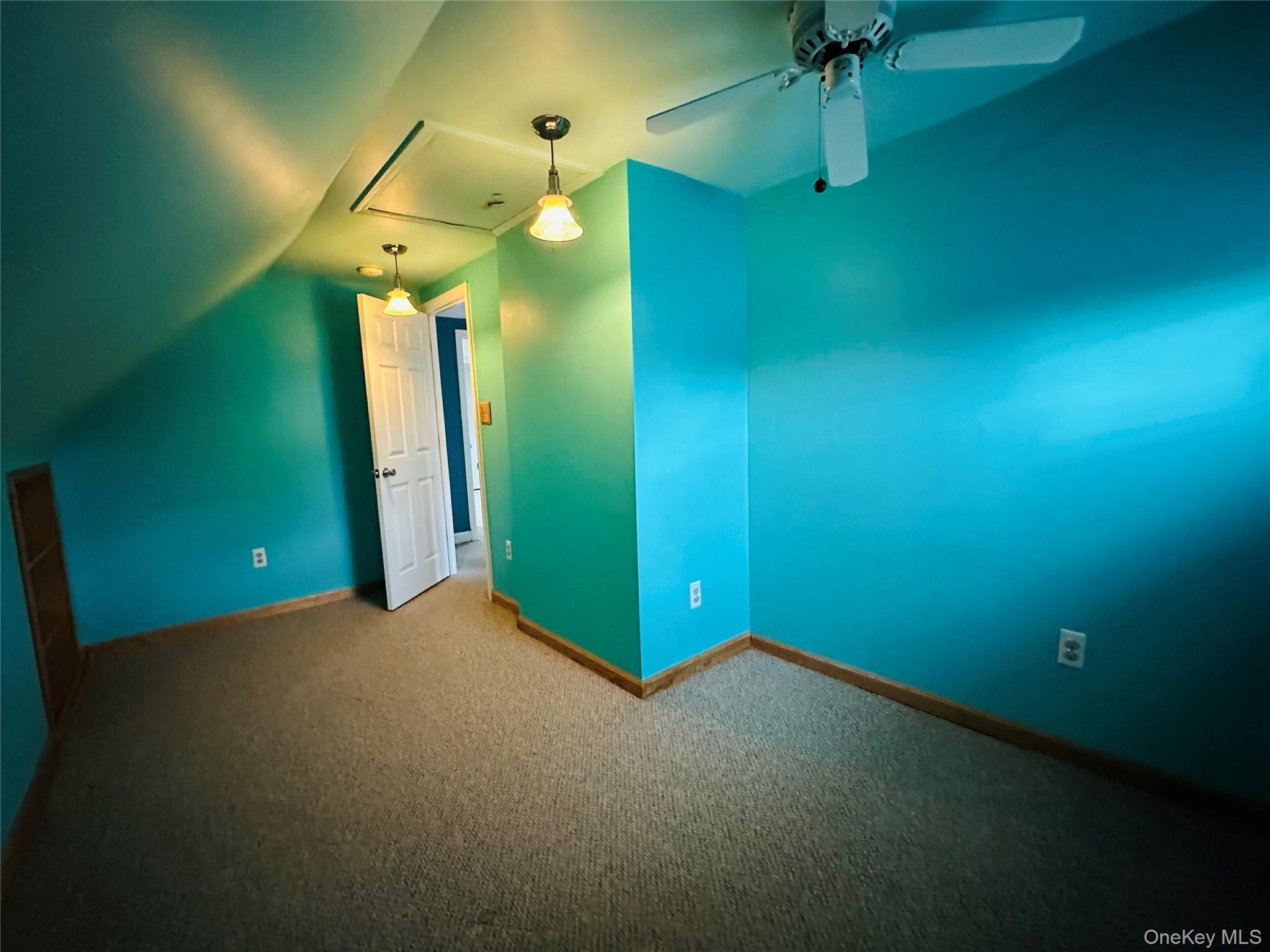 86 Shepherd Lane Levittown, NY 11756 - Photo 21 of 32