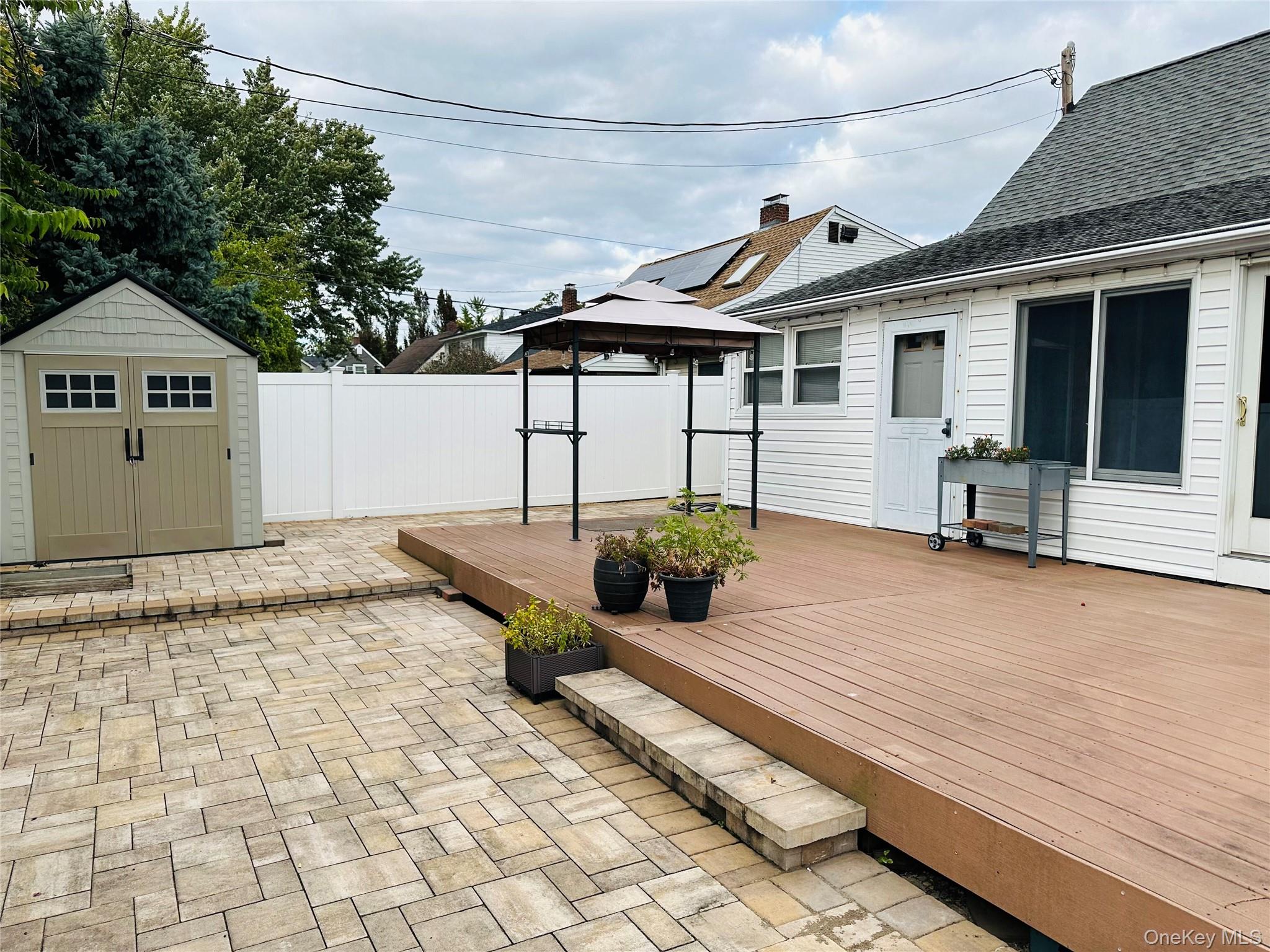 86 Shepherd Lane Levittown, NY 11756 - Photo 27 of 32