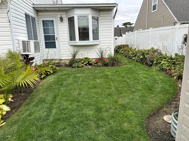 $5,200 | 86 Shepherd Lane, Levittown, NY 11756