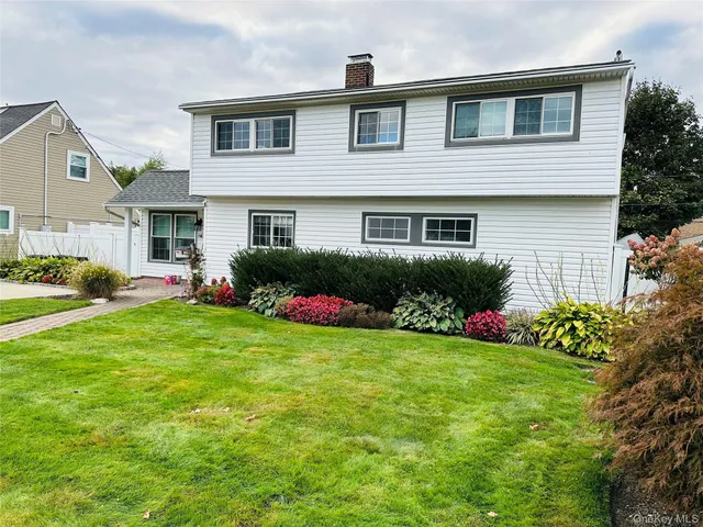 $5,200 | 86 Shepherd Lane, Levittown, NY 11756
