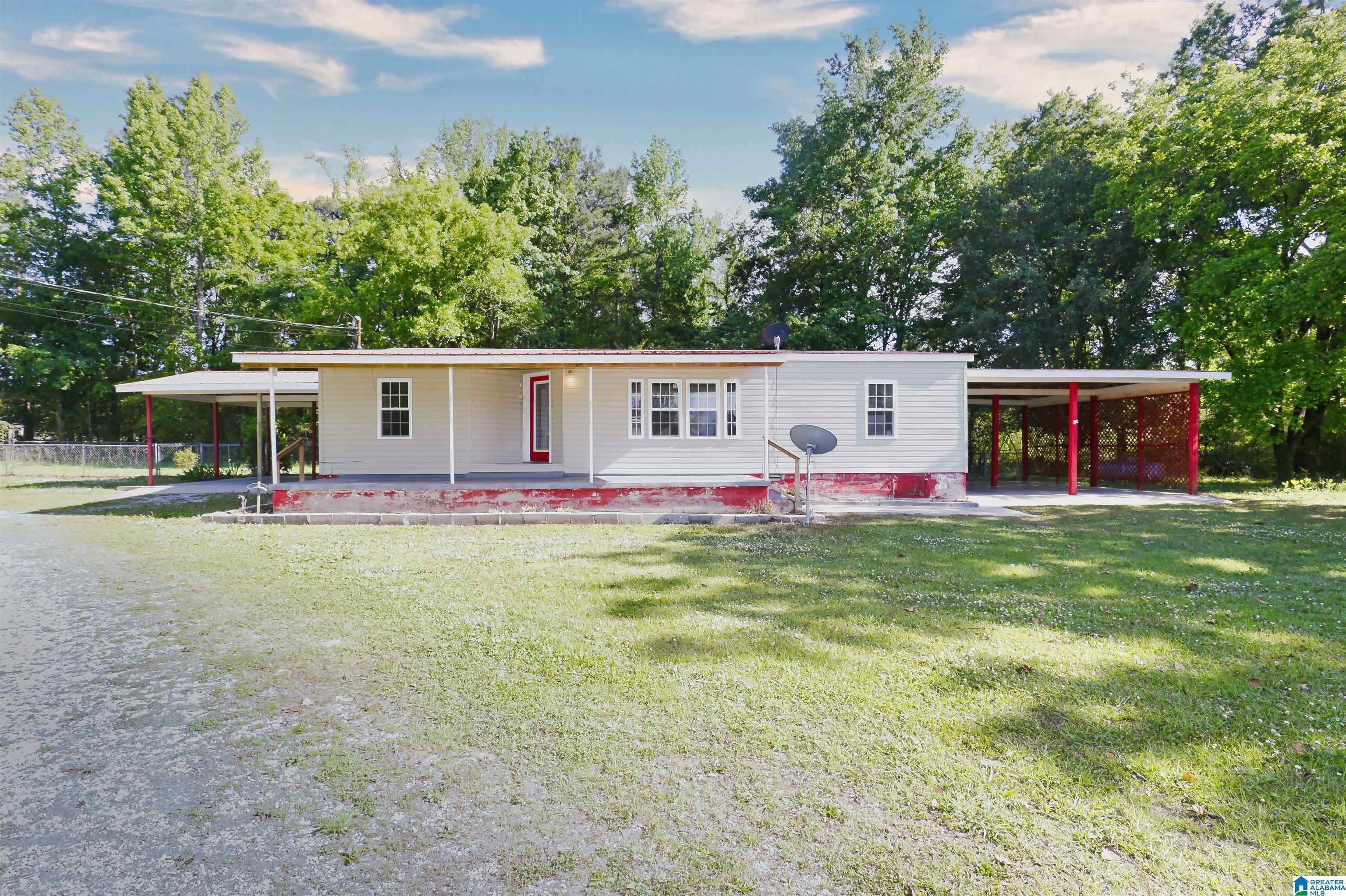 1045 Whites Gap Road Southeast Jacksonville, AL 36265 - Photo 2 of 23