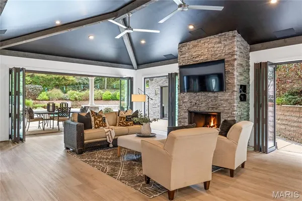 $3,389,000 | 29 Muirfield Lane, Town and Country, MO 63141