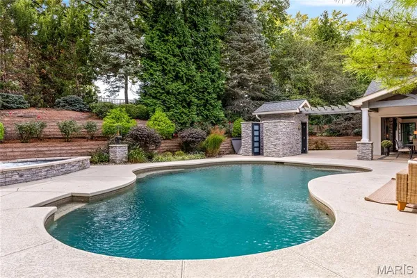 $3,389,000 | 29 Muirfield Lane, Town and Country, MO 63141