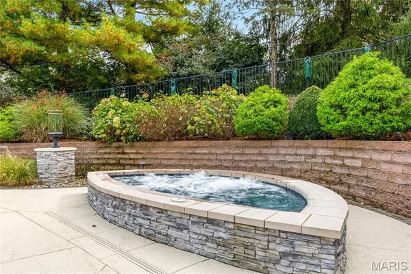 $3,389,000 | 29 Muirfield Lane, Town and Country, MO 63141