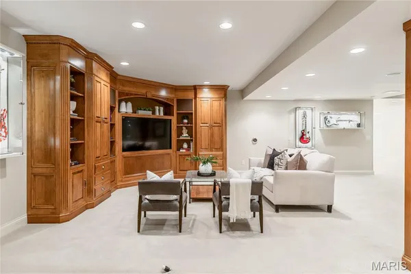 $3,389,000 | 29 Muirfield Lane, Town and Country, MO 63141