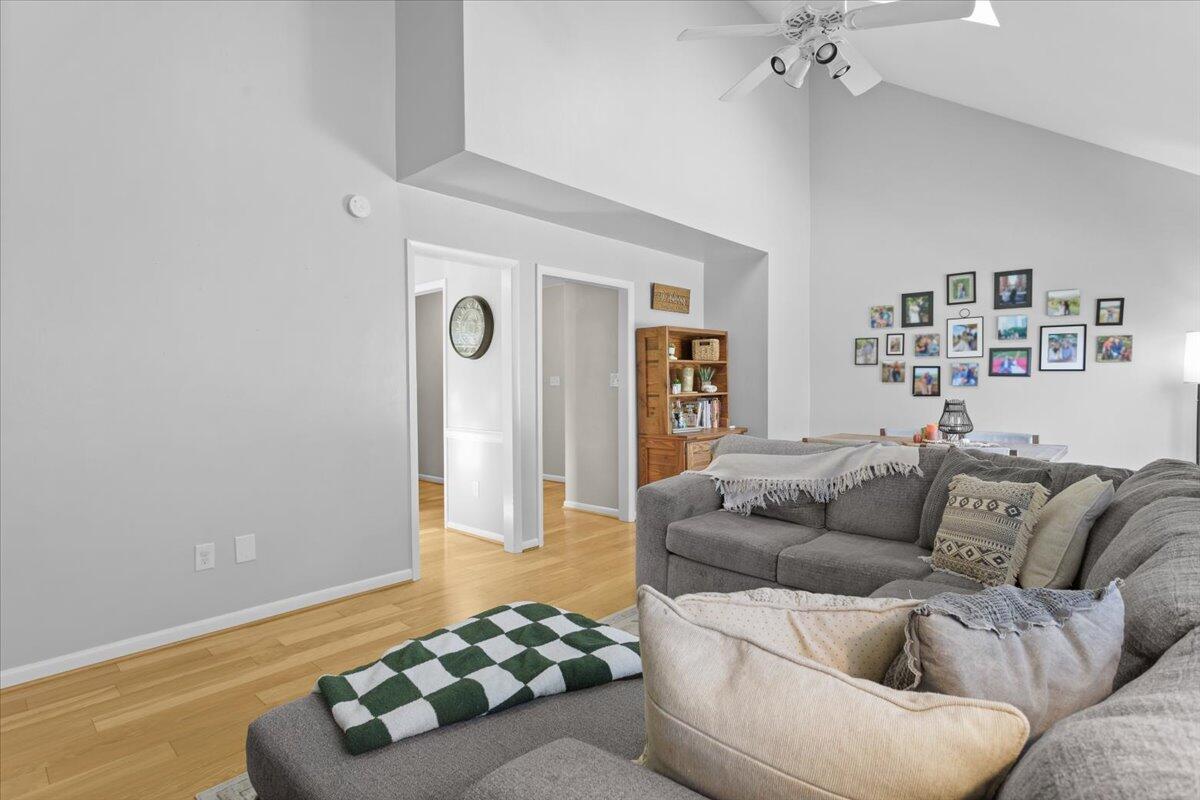 7877 Cedar Edge Road Roanoke, VA 24018 - Photo 13 of 43 Family Room