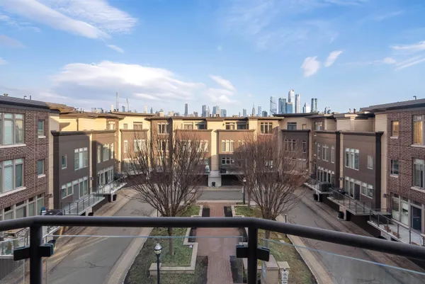 $5,500 | 34 Cambridge Way, Weehawken, NJ 07086