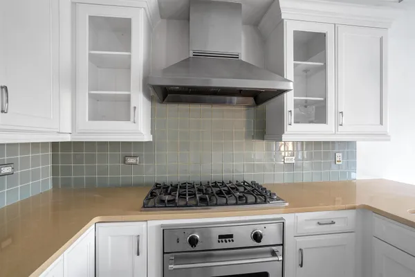 $5,500 | 34 Cambridge Way, Weehawken, NJ 07086