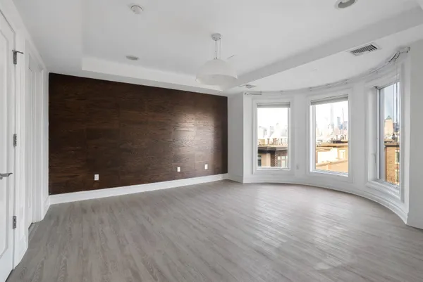 $5,500 | 34 Cambridge Way, Weehawken, NJ 07086