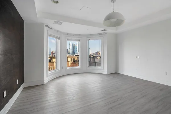 $5,500 | 34 Cambridge Way, Weehawken, NJ 07086
