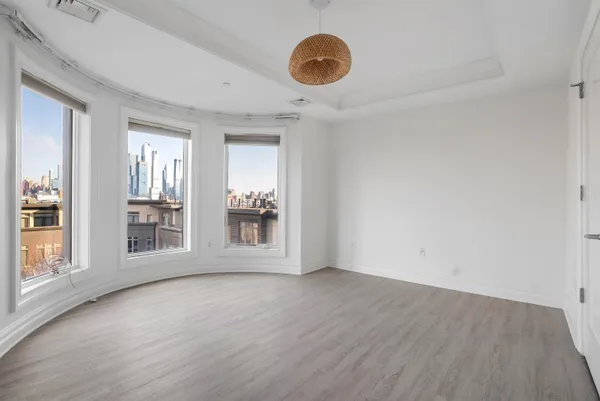 $5,500 | 34 Cambridge Way, Weehawken, NJ 07086