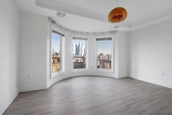 $5,500 | 34 Cambridge Way, Weehawken, NJ 07086