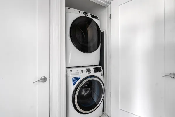 $5,500 | 34 Cambridge Way, Weehawken, NJ 07086