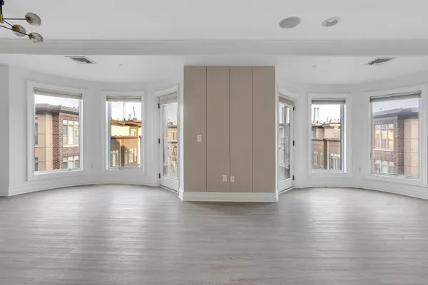 $5,500 | 34 Cambridge Way, Weehawken, NJ 07086