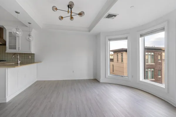 $5,500 | 34 Cambridge Way, Weehawken, NJ 07086