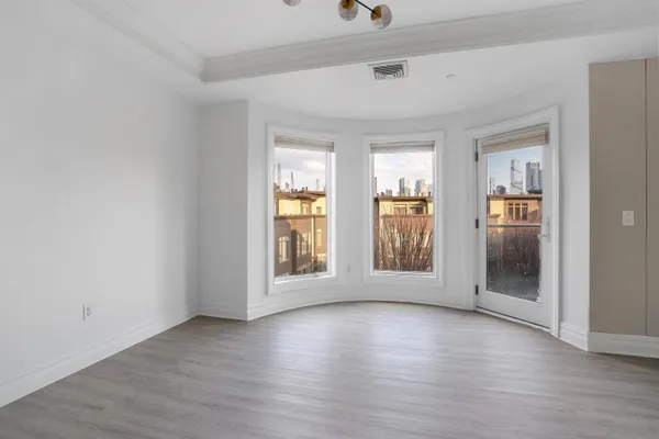 $5,500 | 34 Cambridge Way, Weehawken, NJ 07086