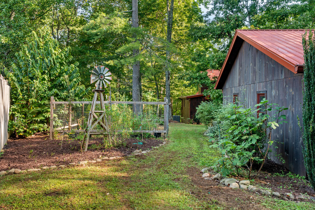 284 Major Ridge Road Blue Ridge, GA 30513 - Photo 20 of 58 Gallery Image 20