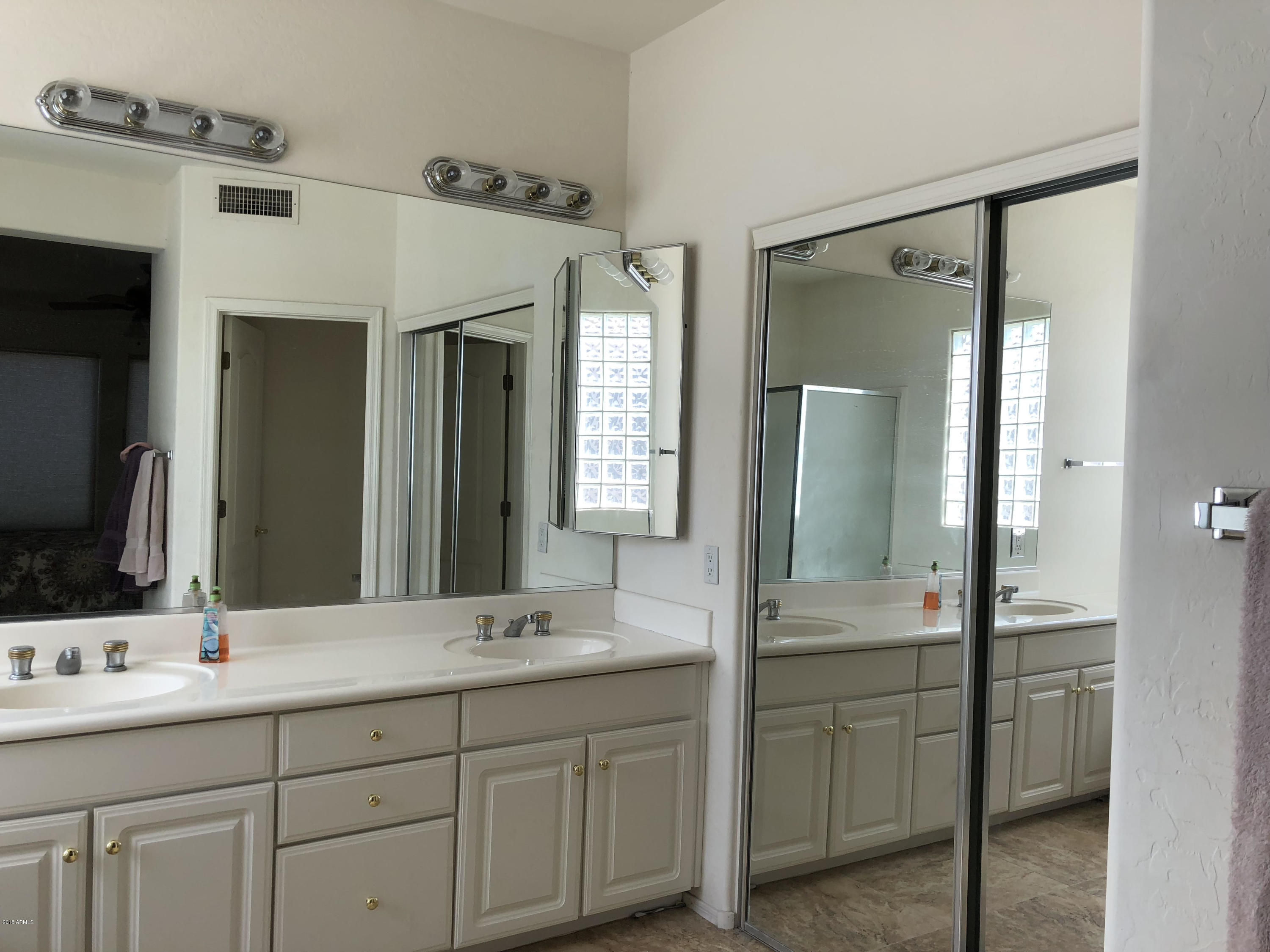 434 East Ranch Road Gilbert, AZ 85296 - Photo 5 of 12 Spacious Master Bath