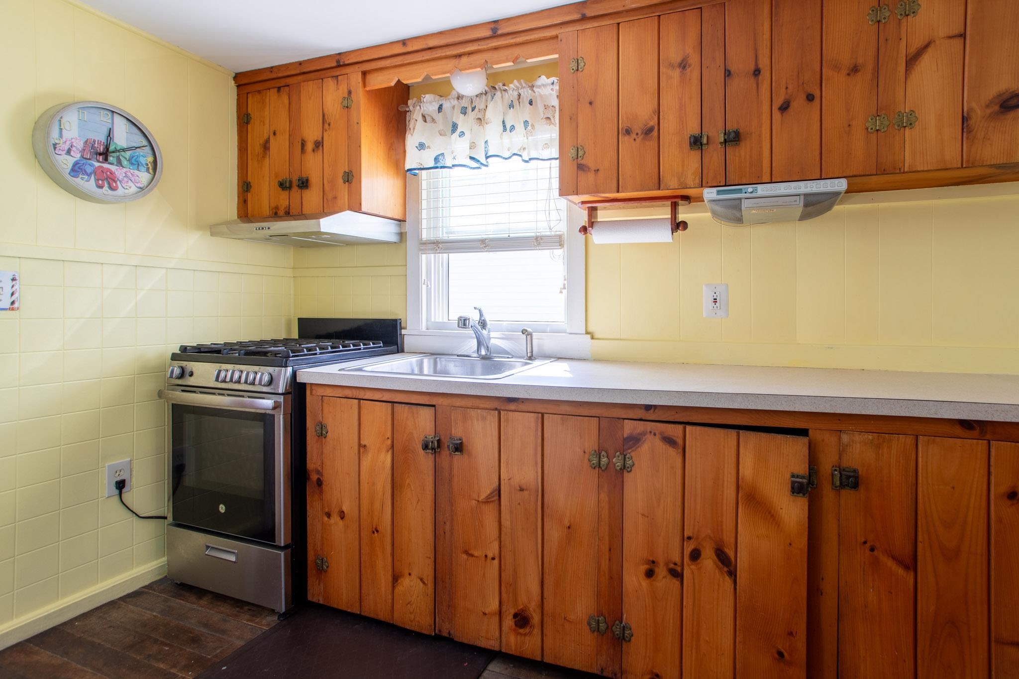 65 Brown Avenue Hampton, NH 03842 - Photo 15 of 19