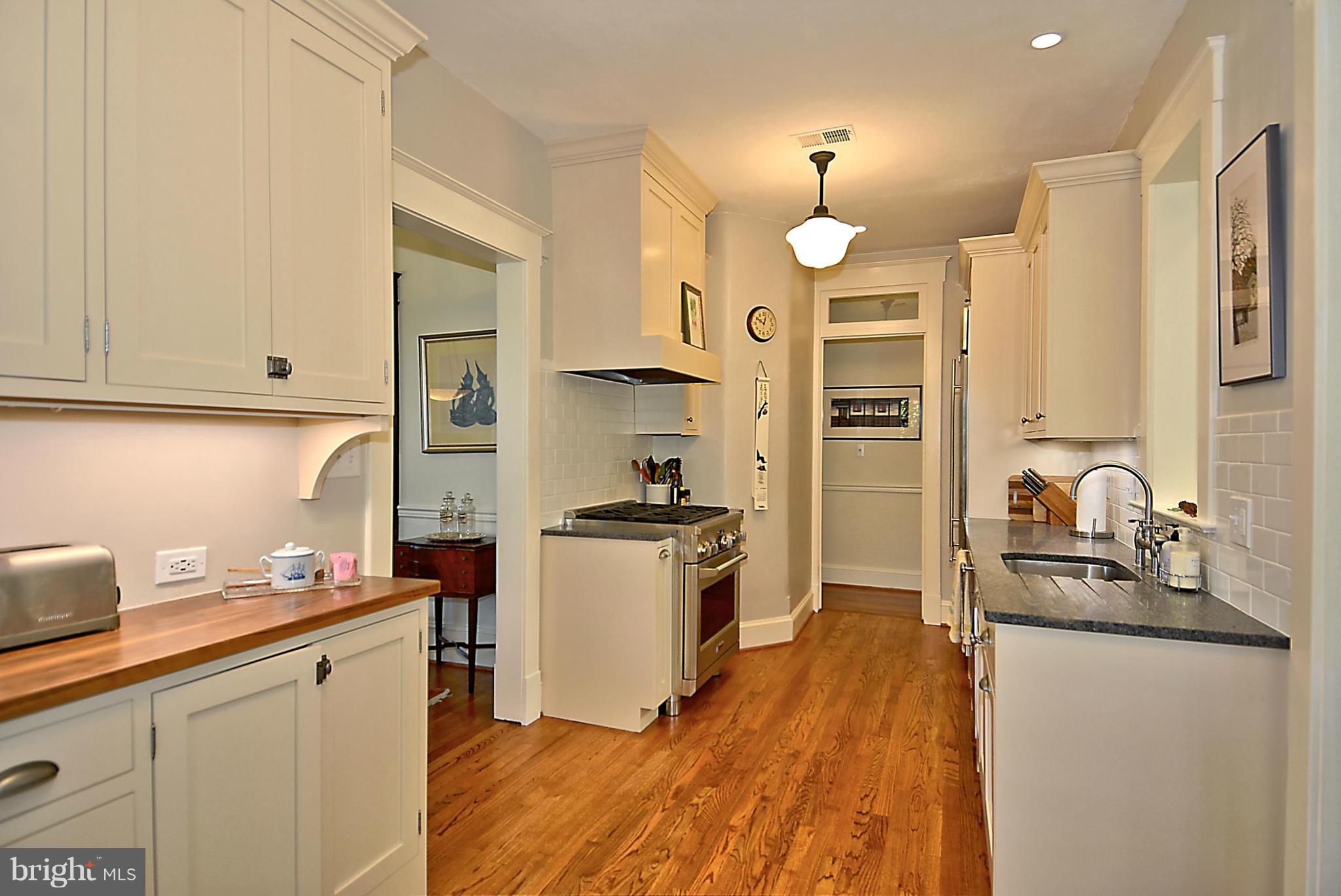 1914 South Arlington Ridge Road Arlington, VA 22202 - Photo 12 of 30 Completely Renovated Months Ago Kitchen!