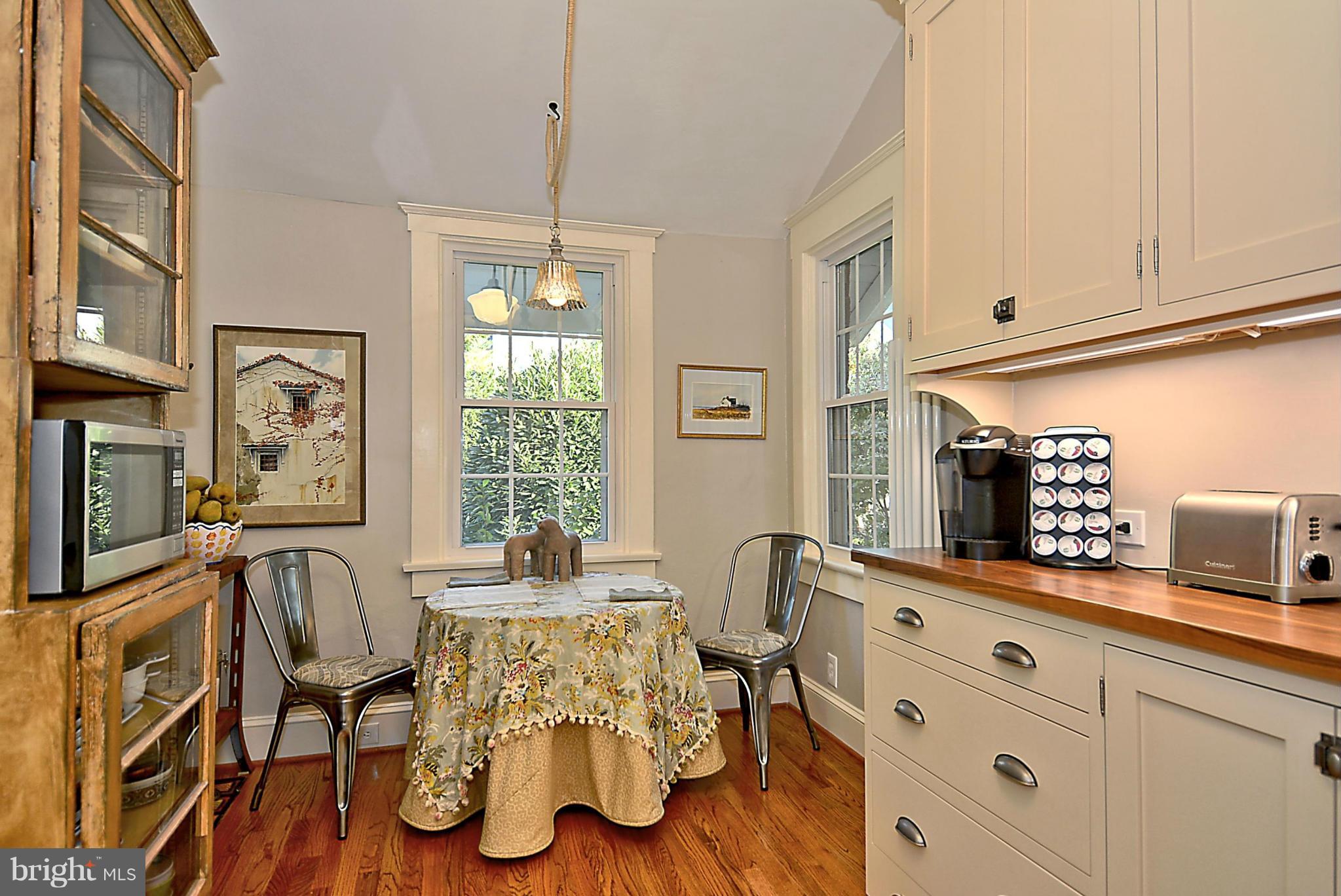 1914 South Arlington Ridge Road Arlington, VA 22202 - Photo 14 of 30 Eat-in Kitchen w/ Imported French Light Fixture!