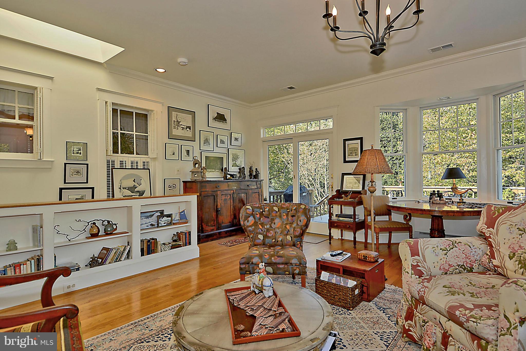 1914 South Arlington Ridge Road Arlington, VA 22202 - Photo 16 of 30 Huge Family Room Addition Opens to Deck!