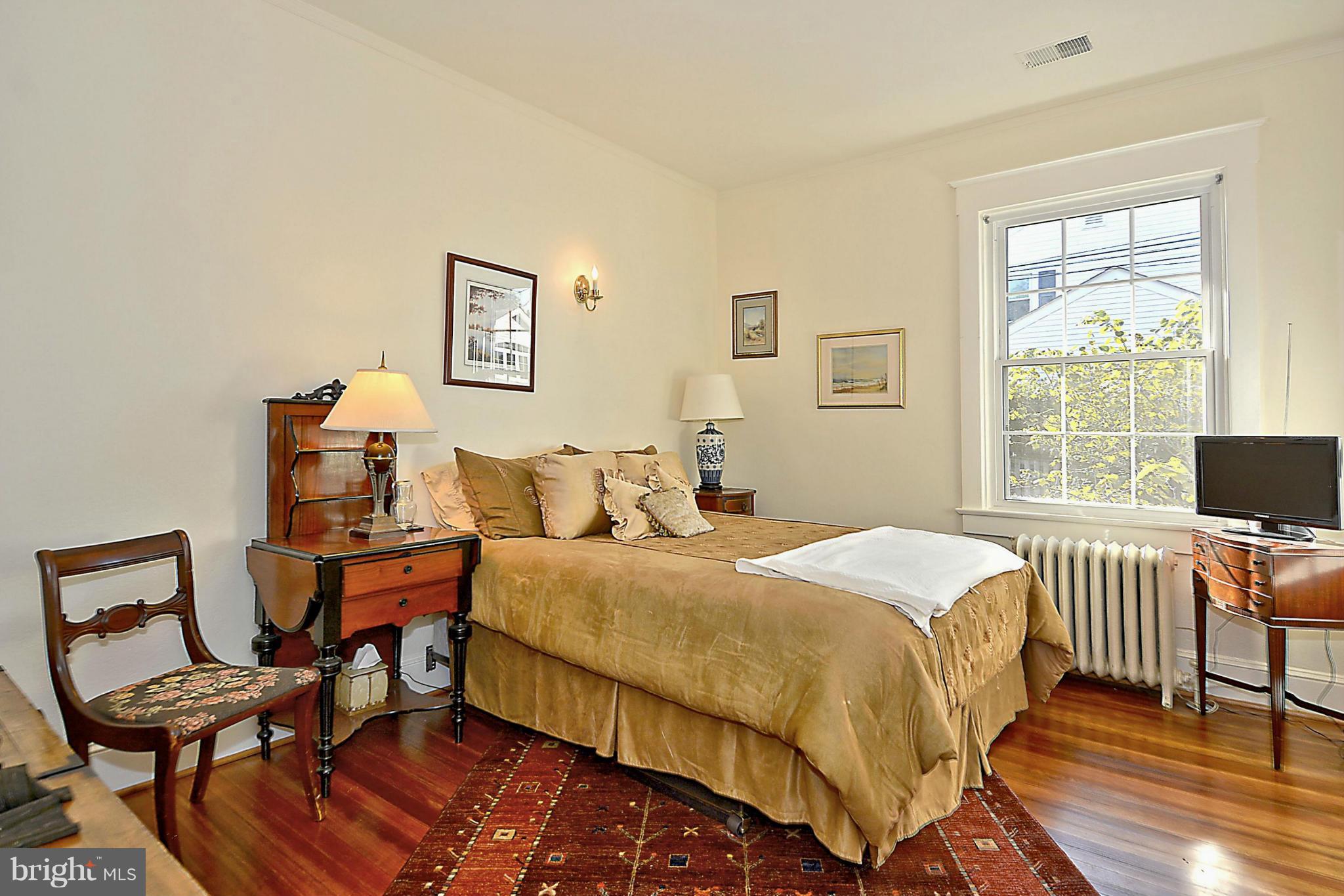 1914 South Arlington Ridge Road Arlington, VA 22202 - Photo 21 of 30 2nd Bedroom