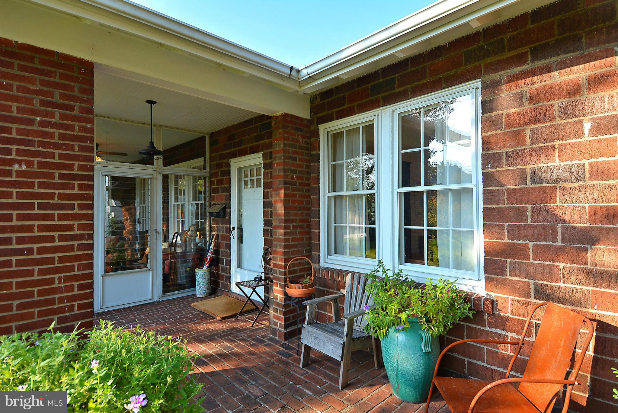 1914 South Arlington Ridge Road Arlington, VA 22202 - Photo 4 of 30 Adorable Front Porch!