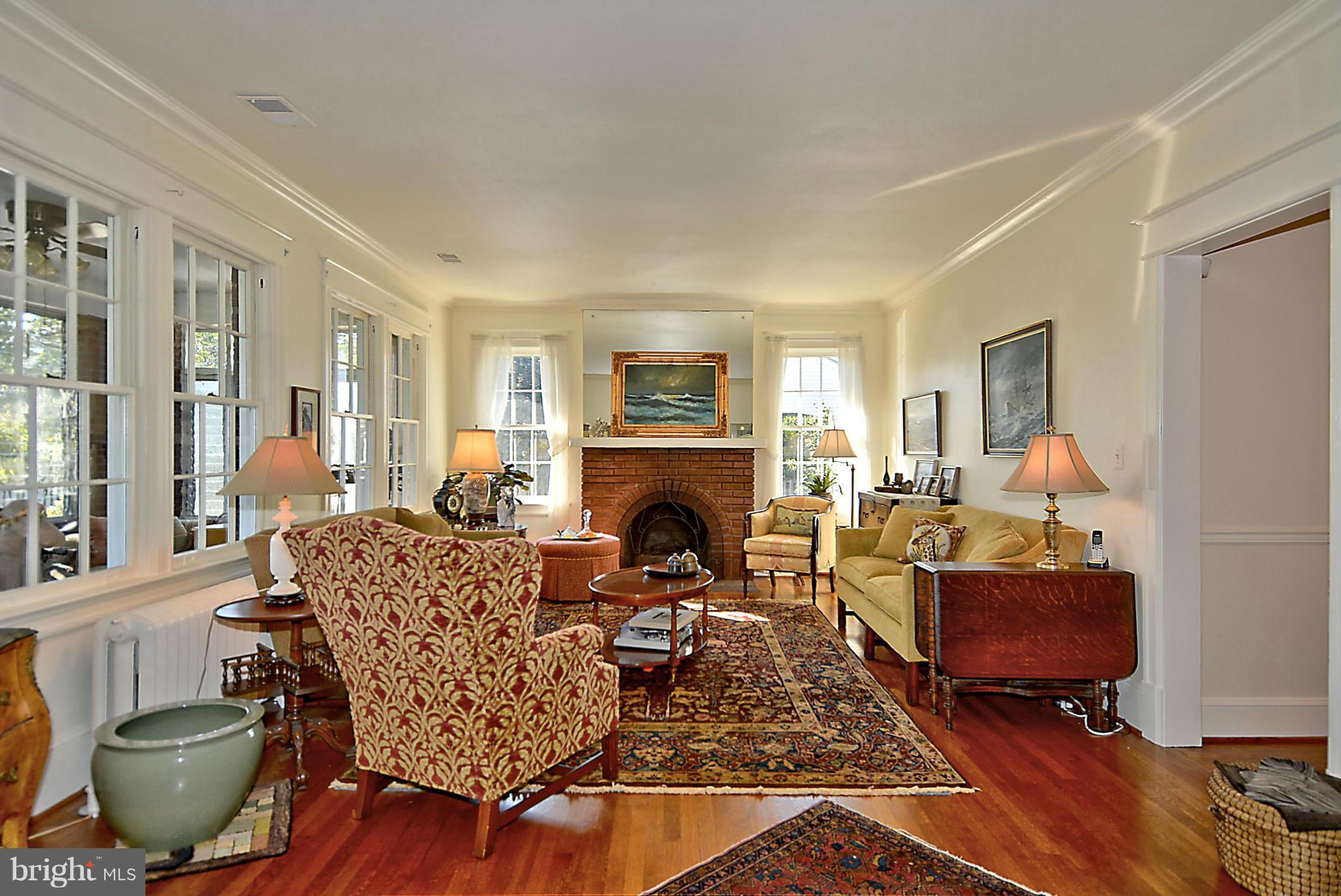 1914 South Arlington Ridge Road Arlington, VA 22202 - Photo 5 of 30 Stunning, Light Filled Living Room!