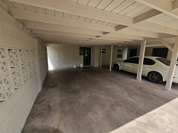 $1,300 | 2141 East Osborn Road, Phoenix, AZ 85016